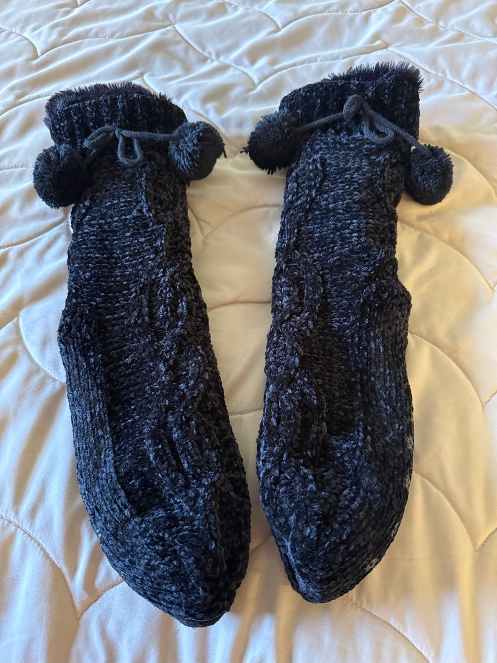 Jane and Bleecker Navy Knit Pom-Pom Slipper Socks with Faux Fur Lining